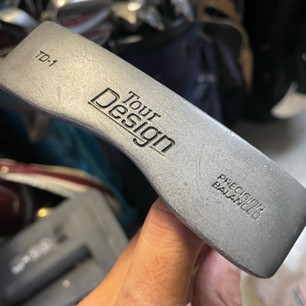 Knight Td1 tour putter in right hand 
Used conditions